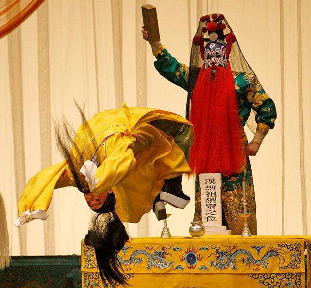 (图为《打金砖》表演片段)