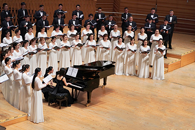 上海歌剧院合唱团.jpg